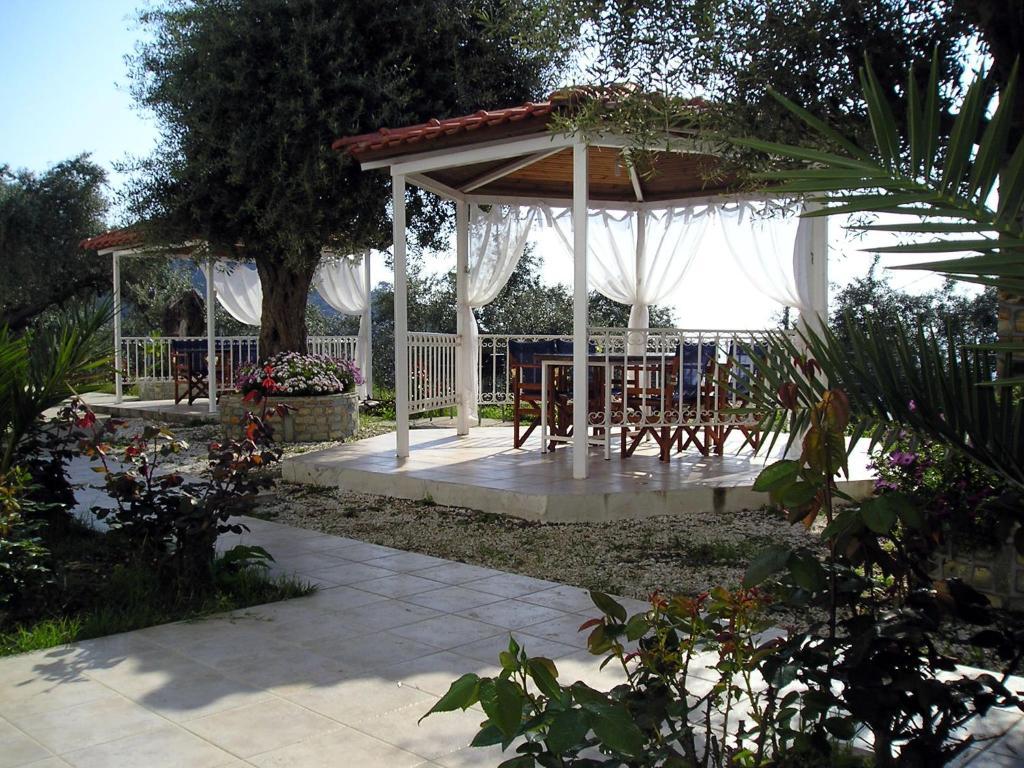 Golden Beach Inn Khrysi Ammoudia Rom bilde